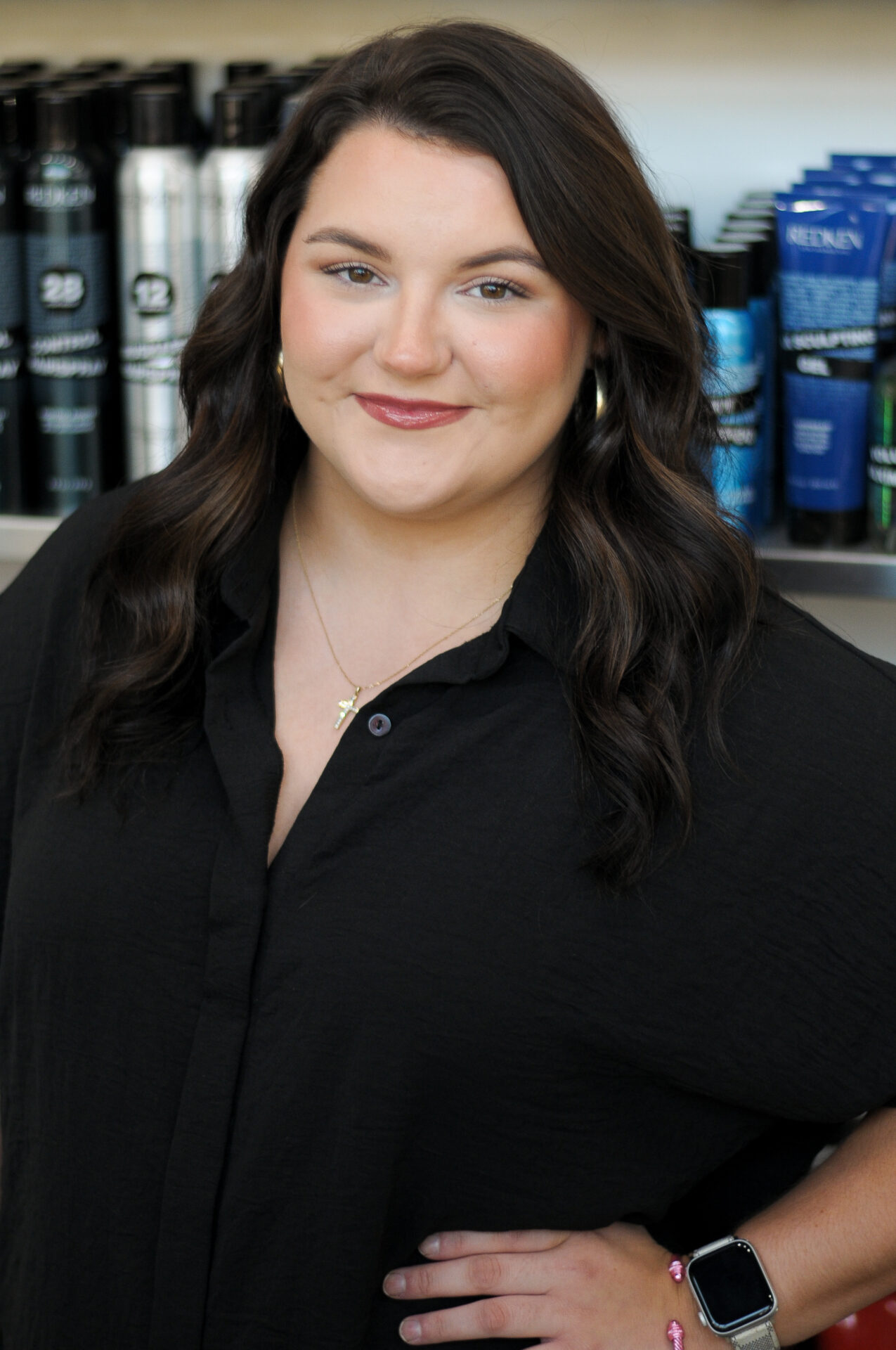 headshot of Baili Hendrix - Stylist