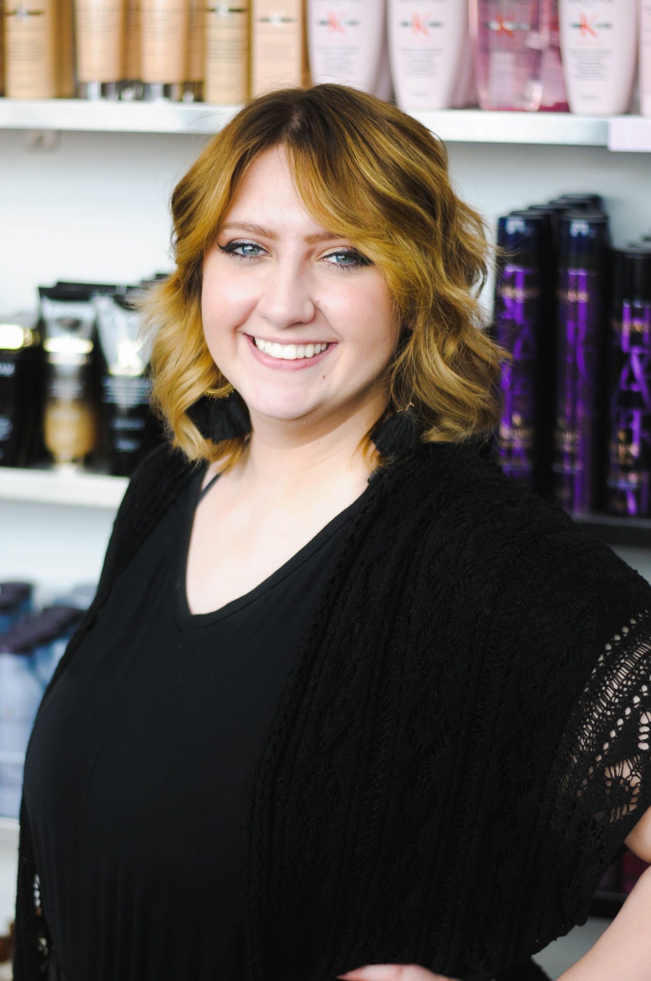 headshot of Karlee Lindsey - Stylist