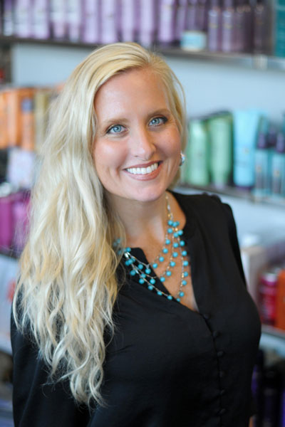 headshot of Farrah Barreth - Stylist