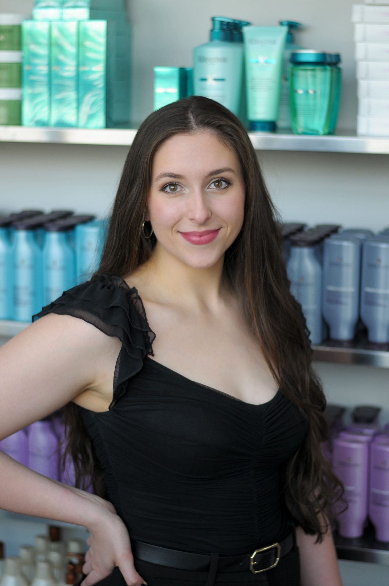 headshot of Sara Gott - Guest Experience Expert
