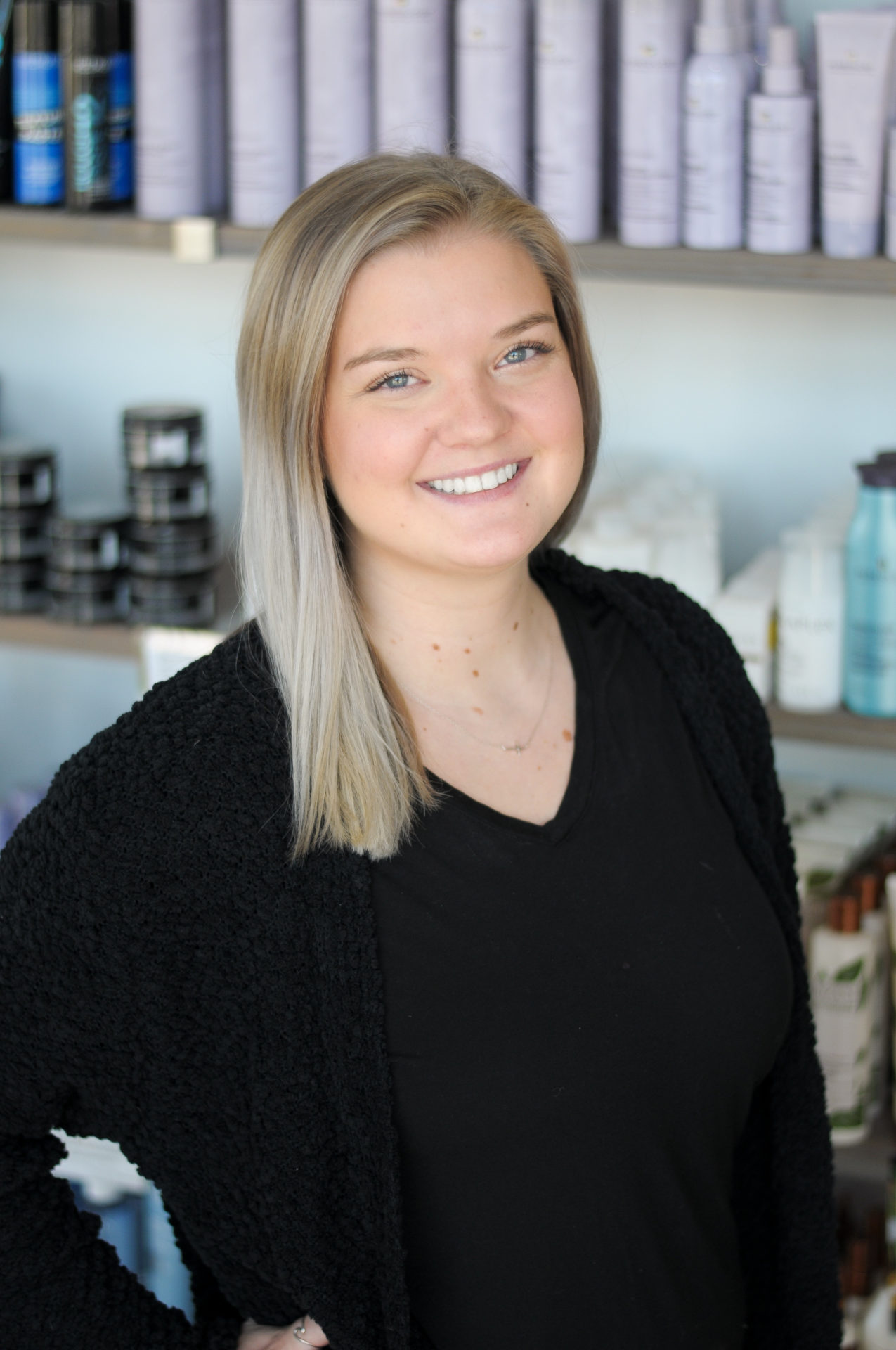 headshot of Abbey Manning - Stylist