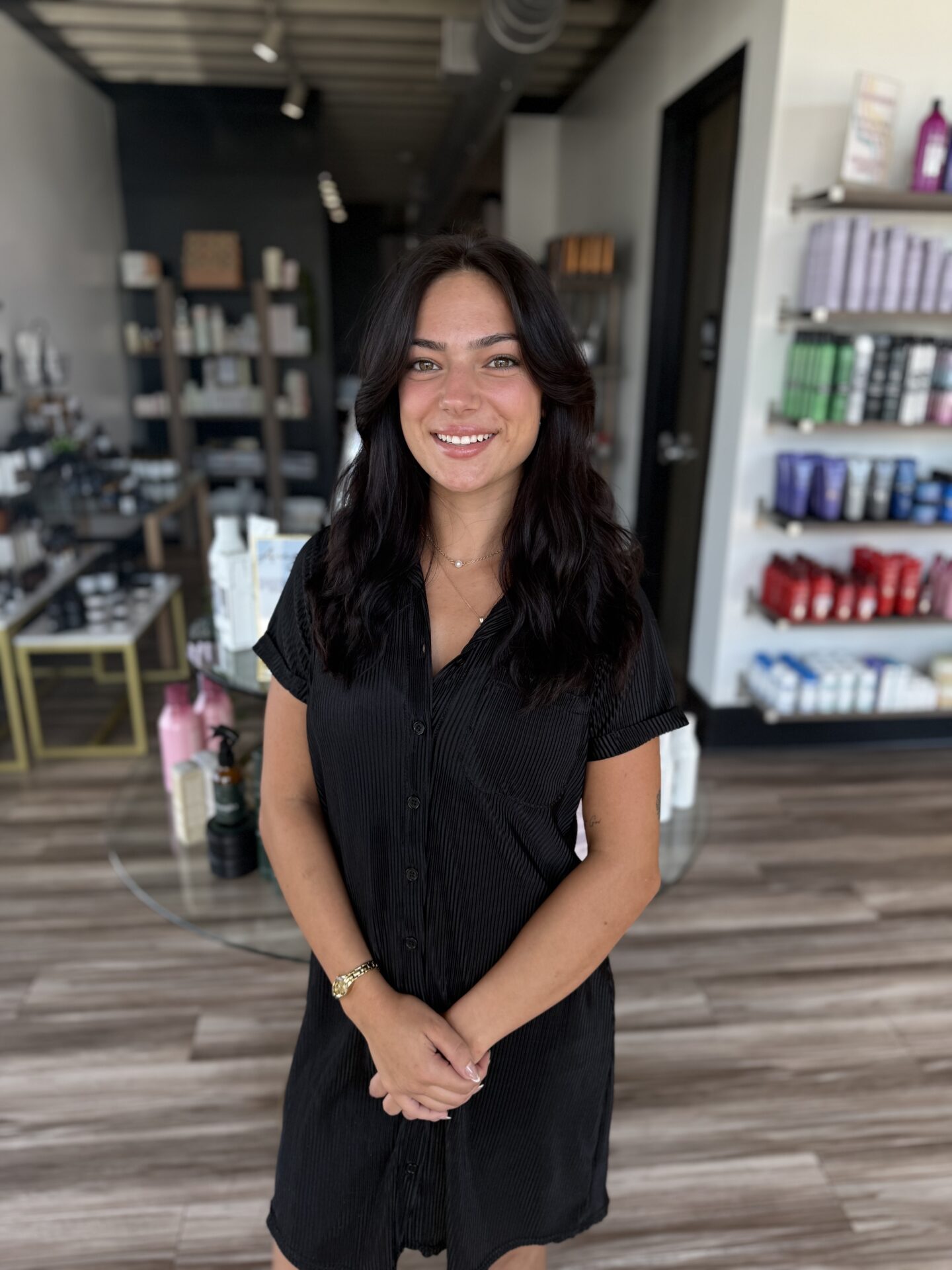 headshot of Alexia Amy - Stylist & Headspa Specialist