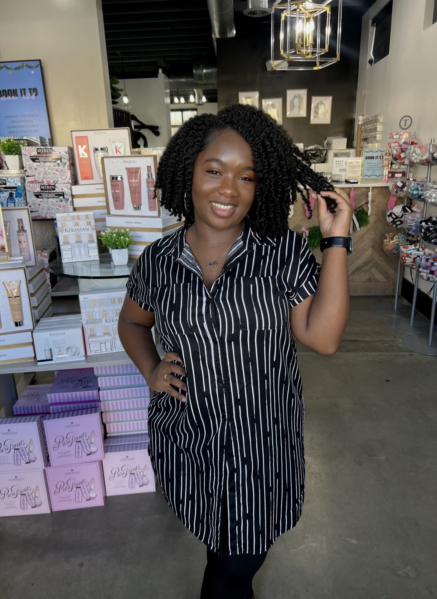 headshot of Ashley Powell - Associate Stylist