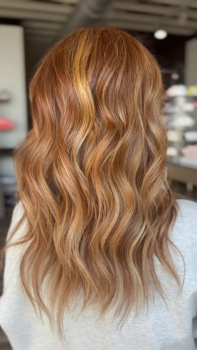 Are you in need of more length + volume? Look no further 👉We have a team of stylists that specialize in hand-tied extensions 🙌

Stylist: @hair_x_sydney // #BMonroeBySydney 

#WarnerRobinsSalon #WarnerRobinsHair #MiddleGaHairstylist #BMonroeSalon #RedkenObsessed