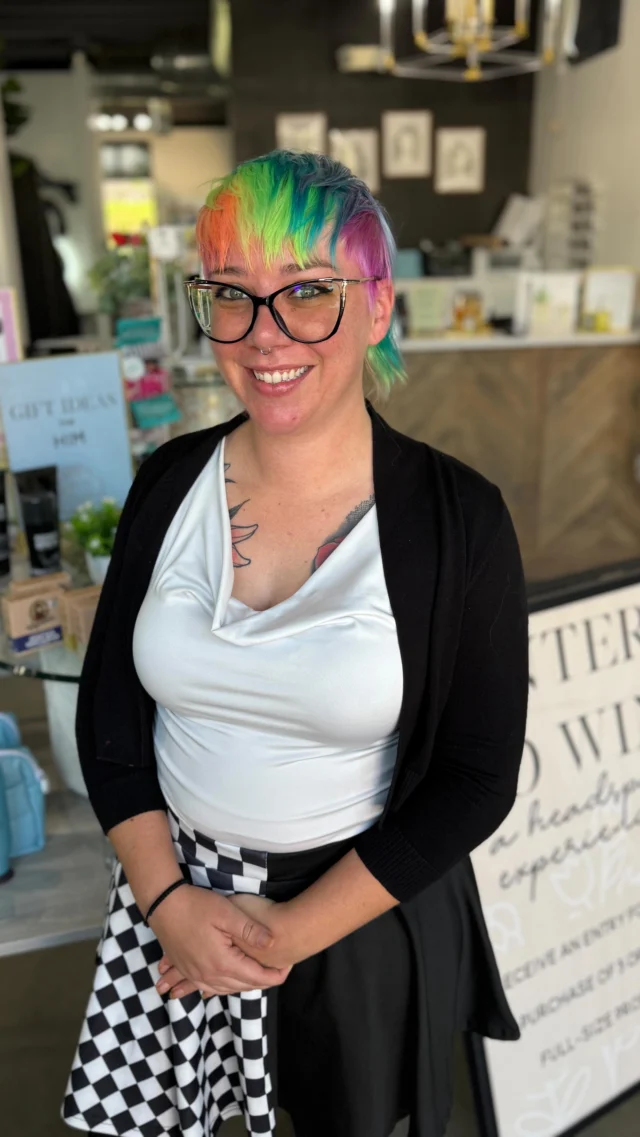 Congratulations, Lindsey!! 

She’s been setting goals, putting in the hard work, and growing every day—and today, we’re celebrating a big achievement! Her passion and commitment inspire us all.

@slayed_by_lindsey // #bmonroebylindsey 

B. Monroe Salon • Middle Georgia Salon • Headspa 

#bmonroesalon #middlegeorgiasalon #headspa