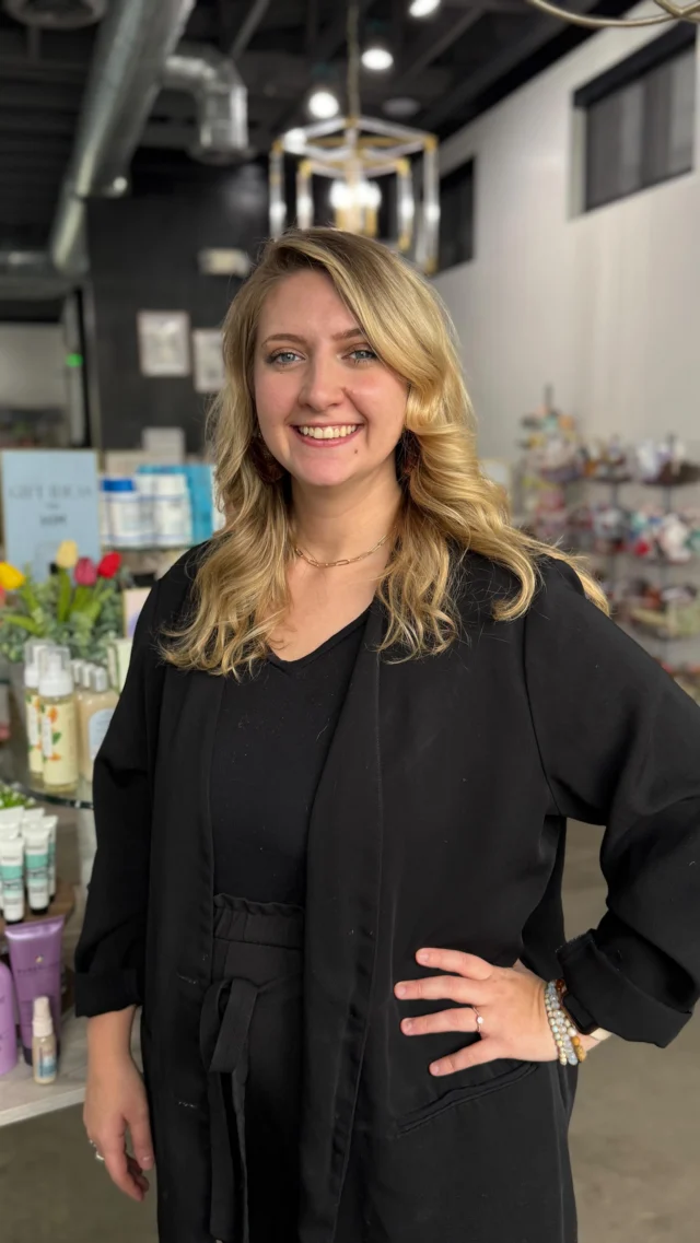 Congratulations Karlee!! 

Join us in celebrating our newest level 4 stylist! Your growth has been nothing short of inspiring, and this is just the beginning. You’re leveling up in skill, in confidence, and in impact — and we’re so proud to be part of your journey.

@bmonroebykarlee // #bmonroebykarlee 

B. Monroe Salon • Middle Georgia Salon • Headspa 

#bmonroesalon #middlegeorgiasalon #headspa