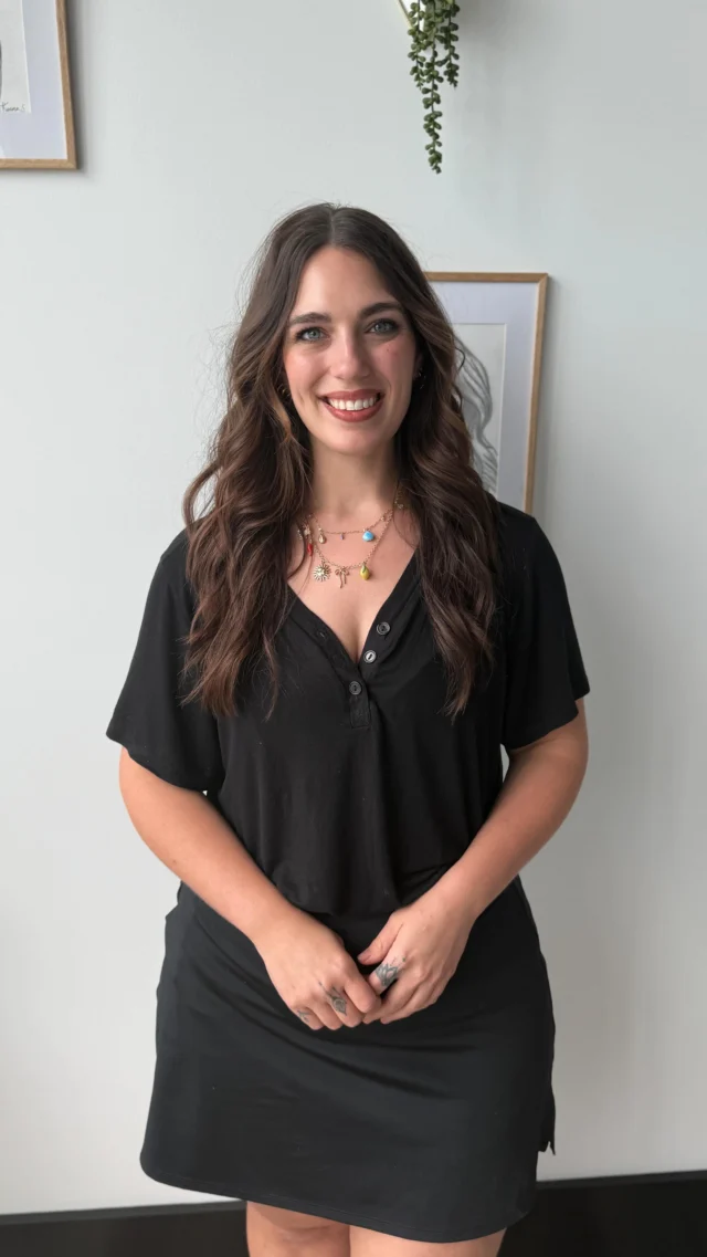 Congratulations, Ashley!! 👏🏼

Join us in celebrating our newest level 6 stylist!! She just reached a brand new milestone and we’re absolutely beaming with pride. She’s been working toward this moment and it shows in every single guest she touches. 

@the_balayage_babe // #bmonroebyashleyjoy 

B. Monroe Salon • Middle Georgia Salon • Headspa 

#bmonroesalon #middlegeorgiasalon #headspa