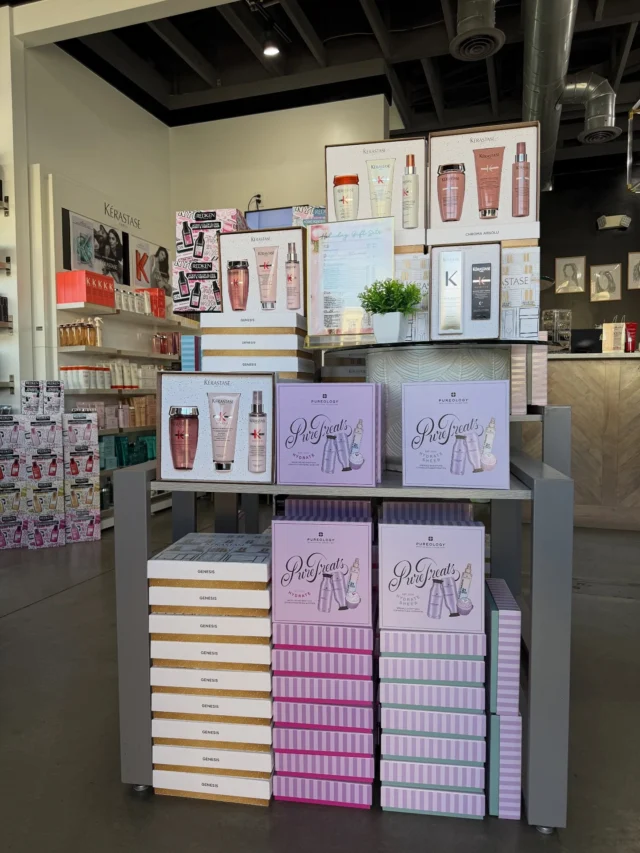It's holiday kit time! ✨

Our holiday kits are here and packed with salon-favorite products your loved ones will adore (or treat yourself, you deserve it!)

Stop by and grab yours before they’re gone—these limited-edition sets won’t last long! 

B. Monroe Salon • Middle Georgia Salon • Headspa

#bmonroesalon #middlegeorgiasalon #headspa #holidayhairkits