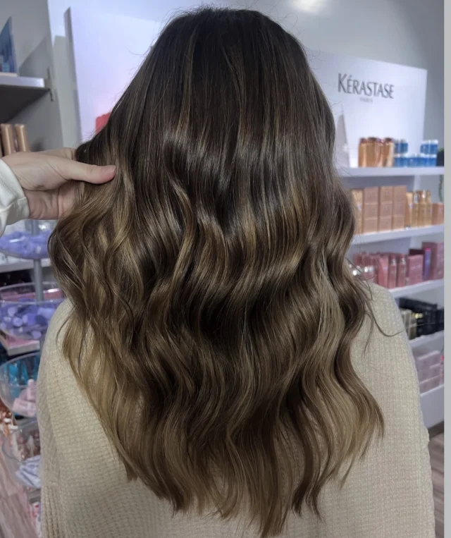 Fall hair loading 🍂🍁

@hairr.byken // #bmonroebykendal

B. Monroe Salon • Middle Georgia Salon • Headspa

#bmonroesalon #middlegeorgiasalon #headspa