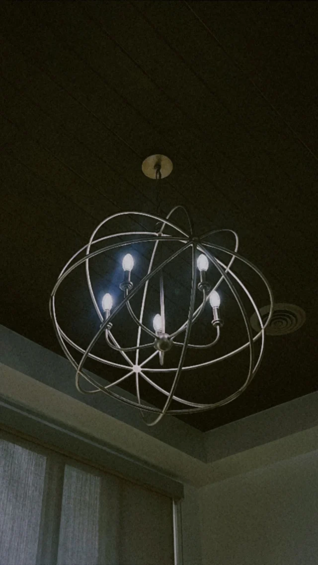 Mariah may not be on the scene just yet, but Christmas has arrived at B. Monroe! ❄️🌲🦌🎁⛄️✨

Enjoy our best values of the year while supplies last! 

#BMonroeSalon #MiddleGeorgia #MaconGeorgia #WarnerRobinsGeorgia #GeorgiaSalon 

Macon • Warner Robins • Georgia • Salon • Middle Georgia