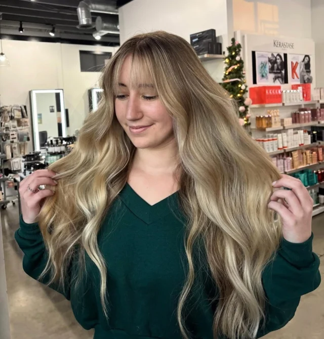 H O L I D A Y  H A I R coming right up 🫰✨

@hairstylesbyavery // #BMonroeByAvery 

#BMonroeSalon #MaconHair #WarnerRobinsHair 

Macon Georgia • Warner Robins Georgia • Hair Salon