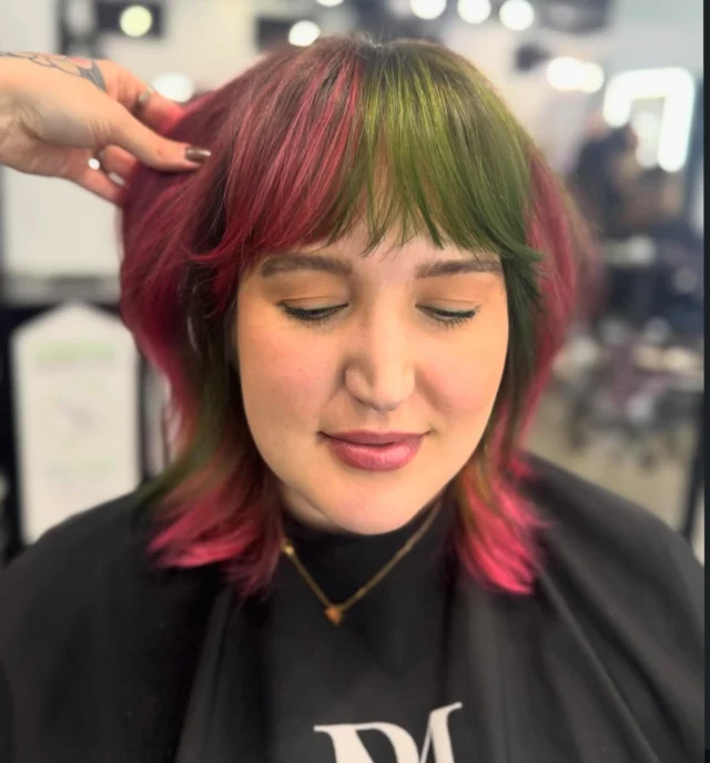 Why pick when you can have BOTH? 
💚🩷💚🩷💚🩷
Stylist: @sj.hairr // #BMonroeBySarahJade 

#MaconSalon #MaconHair #MiddleGeorgia

Georgia Salon • Hair Feed • Macon Georgia